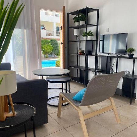 Beautiful One Bed Apartment In Пафос Экстерьер фото