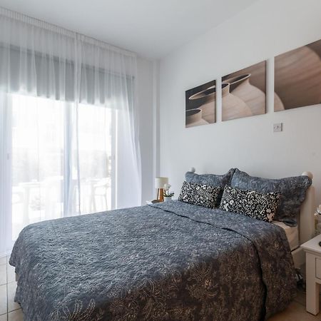 Beautiful One Bed Apartment In Пафос Экстерьер фото