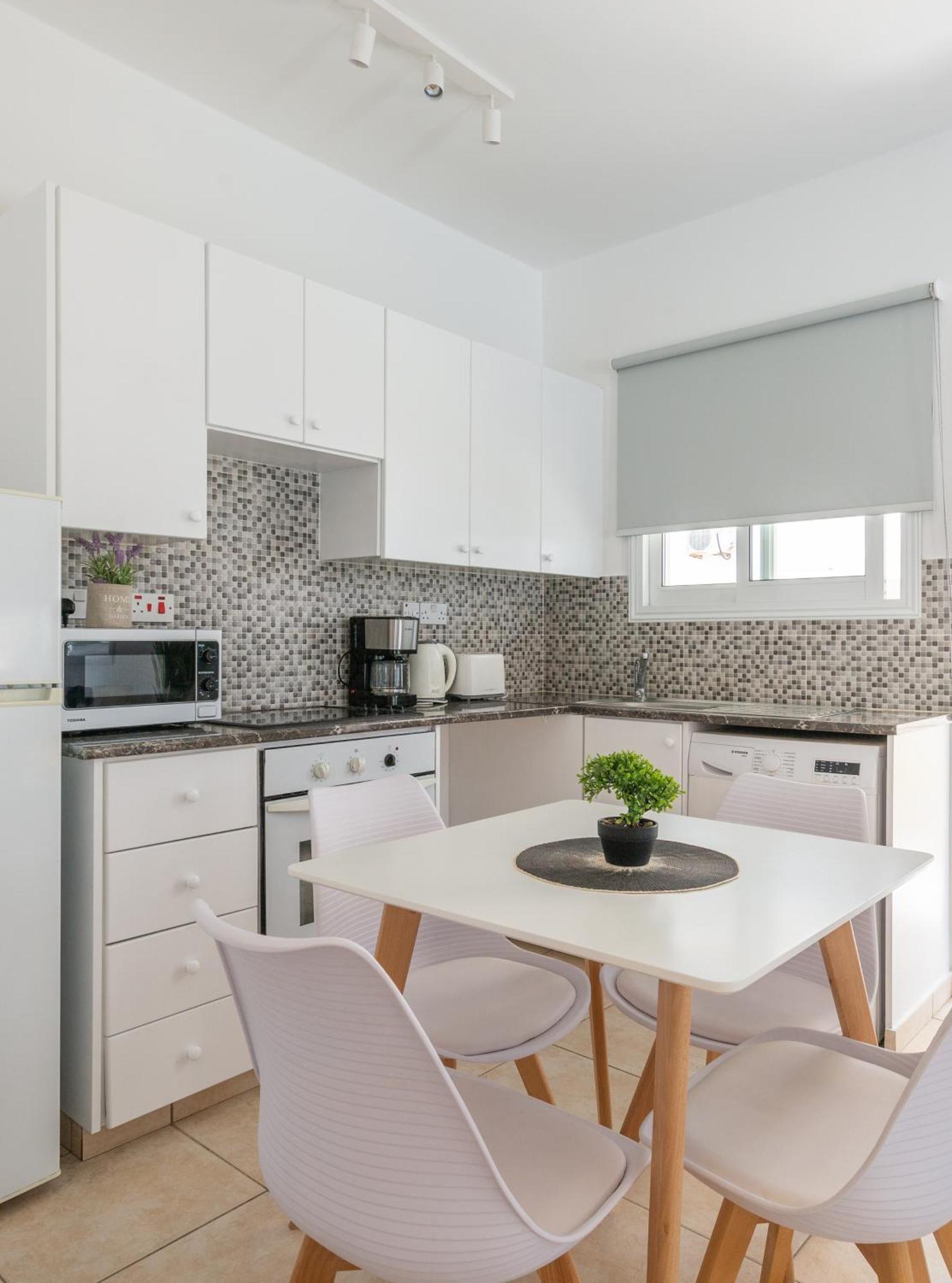 Beautiful One Bed Apartment In Пафос Экстерьер фото