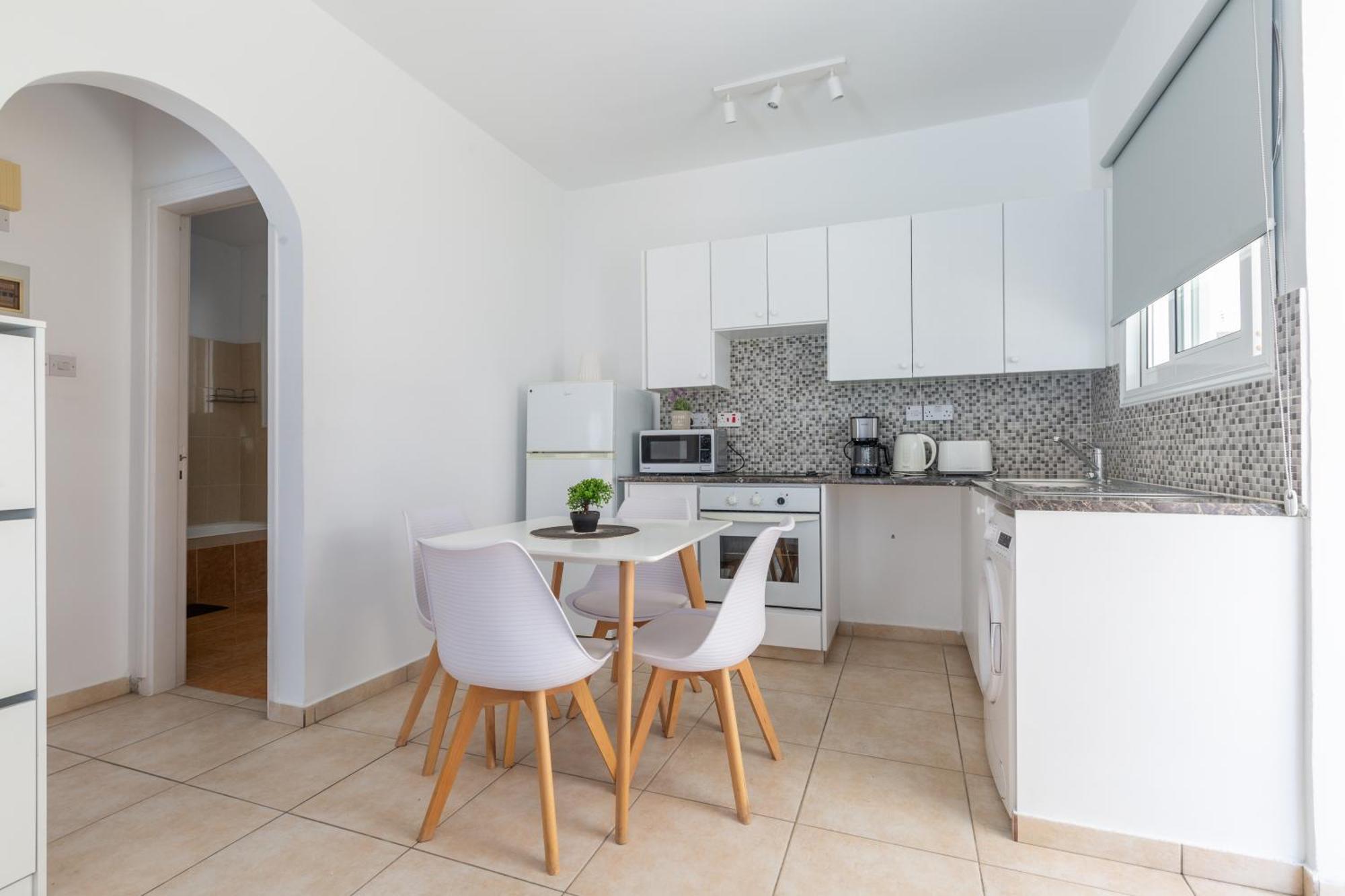 Beautiful One Bed Apartment In Пафос Экстерьер фото